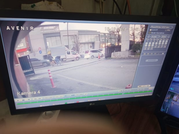 İstanbul'da motosikletiyle çukura takılıp aracın çarpmasıyla ölen imamın yakınları, sorumluların cezalandırılmasını istiyor