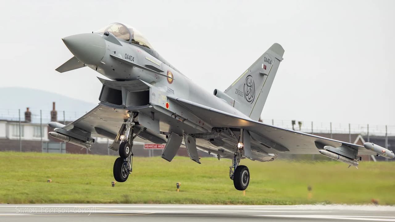 Katar, İngiltere'den 12 Typhoon uçağı daha satın almak istiyor