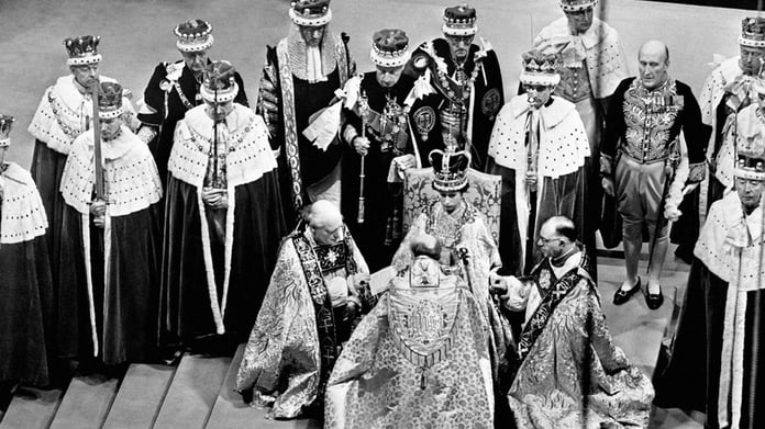 Kraliçe II. Elizabeth'in 1953 yılındaki taç giyme töreninden fotoğraflar