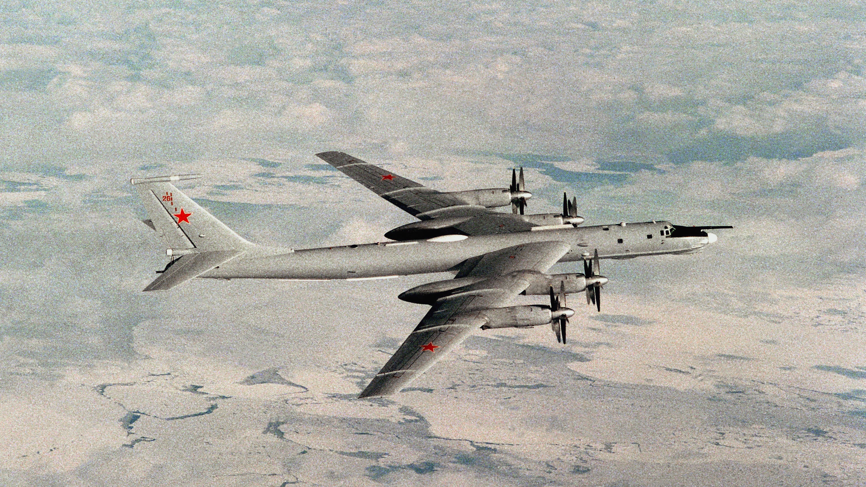 TU-95 bombardıman uçağı