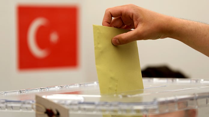 AB: Türkiye'deki seçimler demokrasiye olan bağlılığı gösteriyor