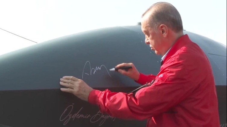 Cumhurbaşkanı Erdoğan, KIZILELMA'nın için yerli motor için yaklaşık 5 yıla ihtiyacı olduğunu söyledi.&nbsp;