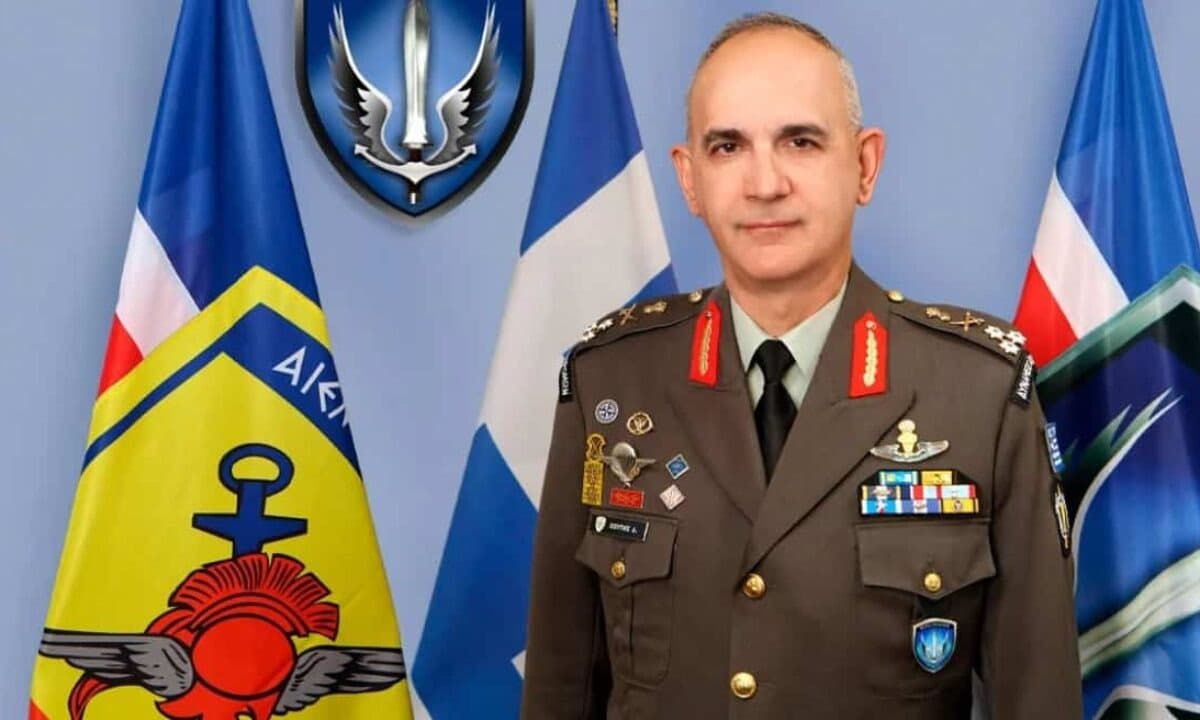 Yunanistan'da Genelkurmay Başkanı ve Kuvvet Komutanları değişti