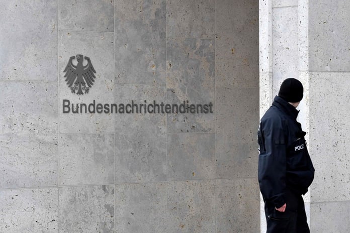 Alman istihbarat teşkilatı iki şartla casus arıyor