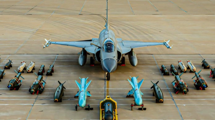 Irak, Pakistan’dan JF-17 savaş uçağı almak istiyor