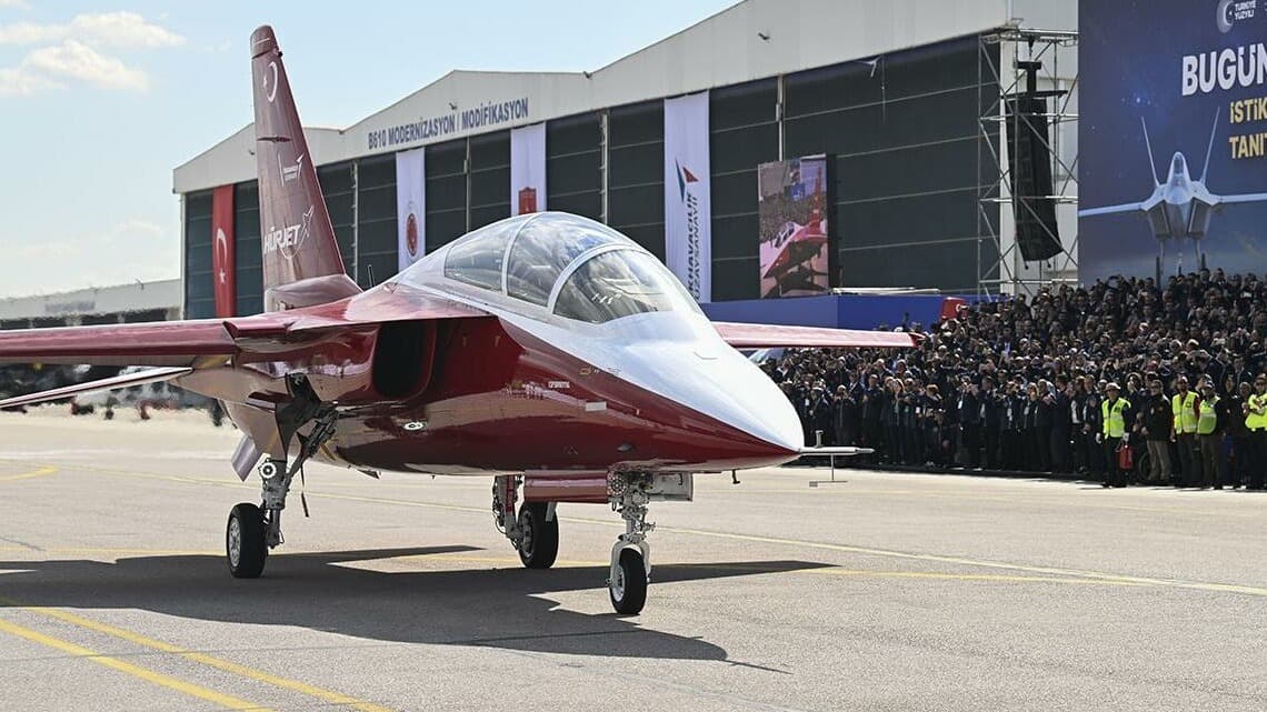 İtalyan Leonardo, İspanya’nın jet eğitim uçağı ihalesi için HÜRJET’e karşı yarışıyor