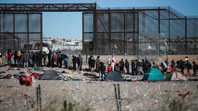 Beyaz Saray: Ülkemizdeki 500 bin göçmen vatandaşlık alabilir