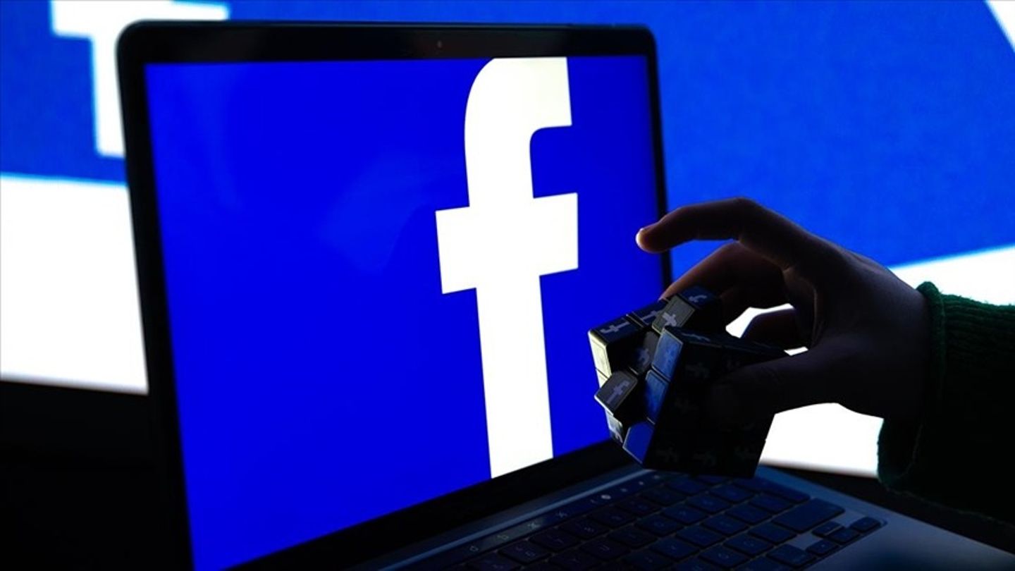 Şok iddia! Facebook ücretli mi olacak?