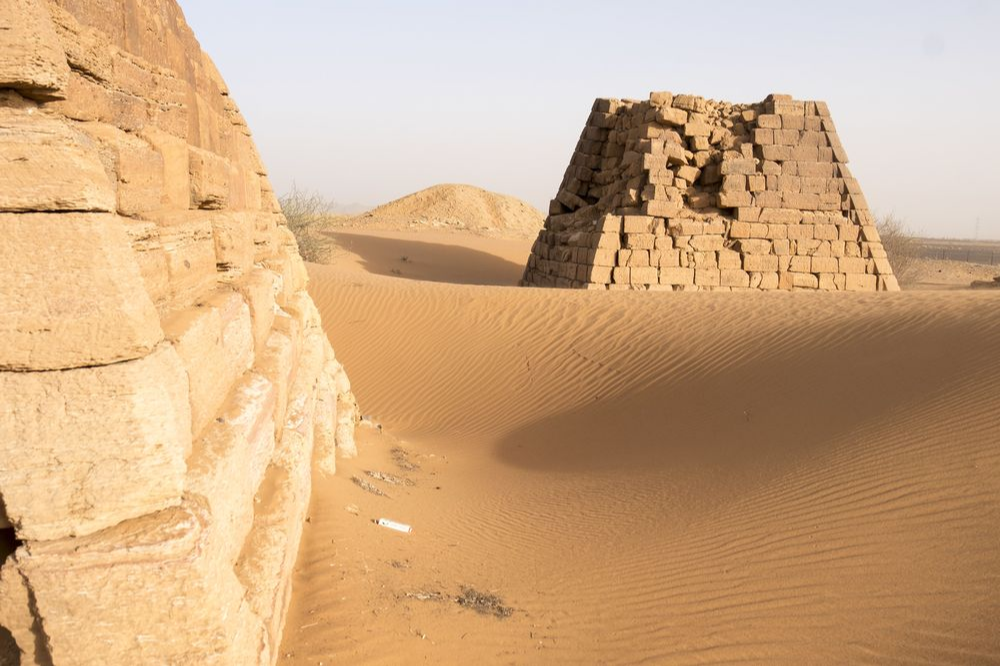 Sudan'daki antik Meroë kenti yakınlarında 2.500 yıllık piramit kalıntıları.&nbsp;