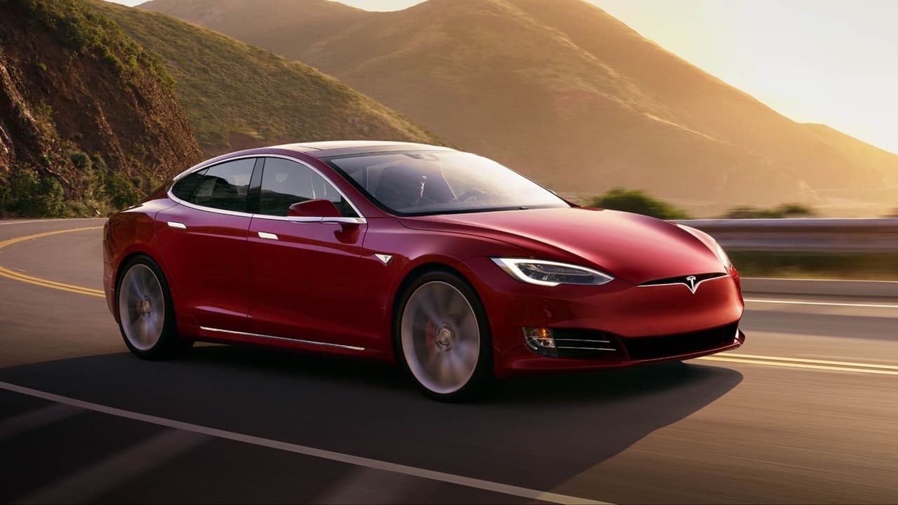 Tesla'nın menzil verileri gerçeği yansıtmıyor!