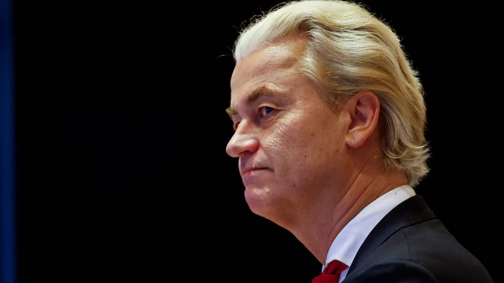 Hollanda'da aşırı sağ-merkez sağ koalisyon hükümeti kuruldu