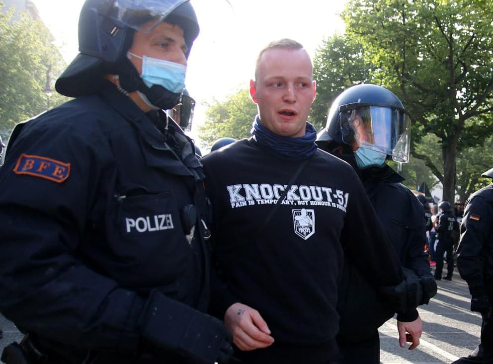 Almanya'da Neonazi örgütü Knockout 51 üyelerine operasyon