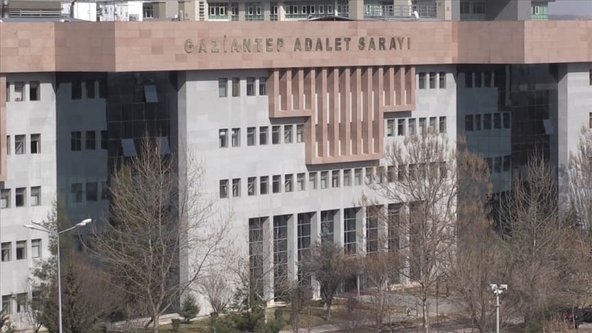 Tazminatsız çıkarılan depremzede hukuk mücadelesini kazandı