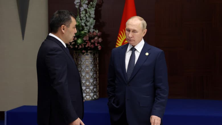 Kırgızistan Cumhurbaşkanı Caparov, Rusya'yı ziyaret etti