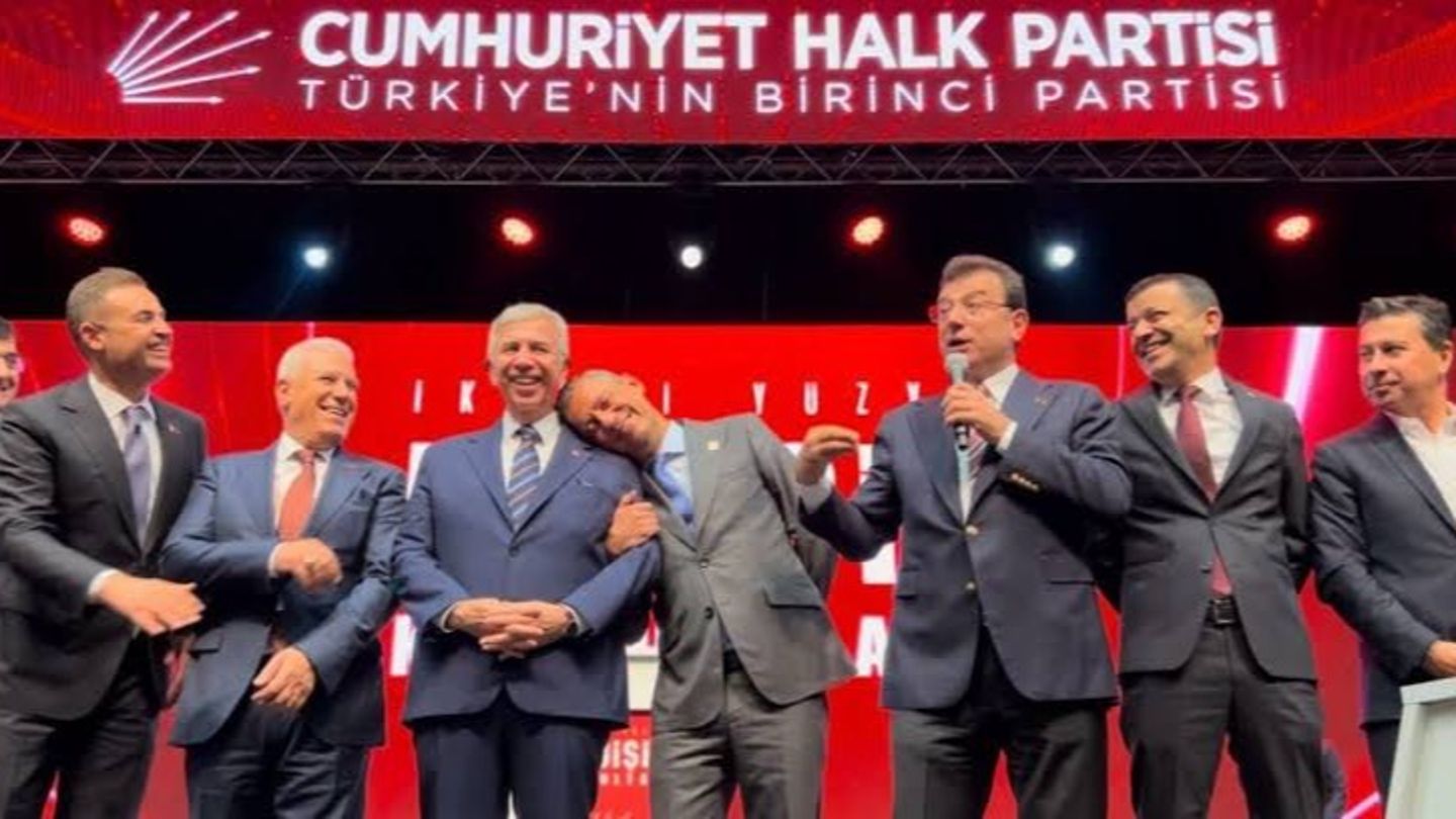 CHP’de saflar netleşiyor mu?