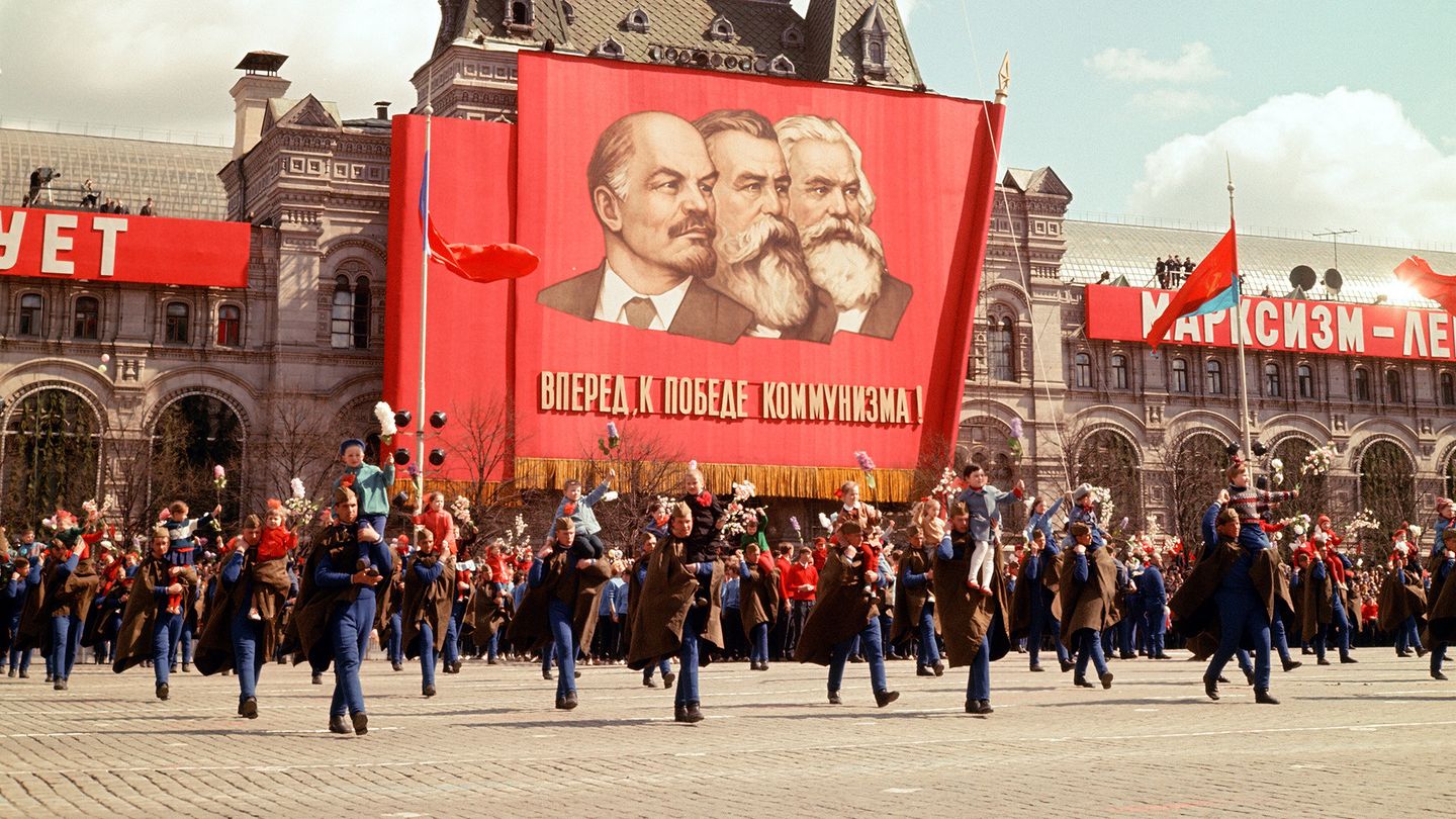 20.yy'da bir Komünist devlet örneği: Sovyetler Birliği