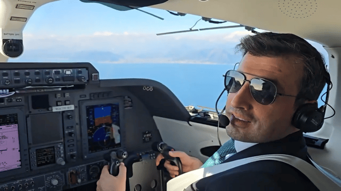 Selçuk Bayraktar, Piaggio Aerospace P180 Avanti ile uçtu