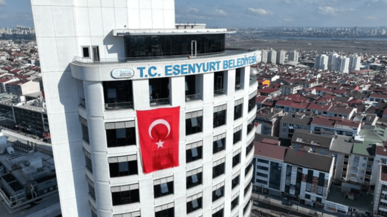 Özgür Özel: "Farklı bayraklar ama biz Türkiye'yiz" dedi