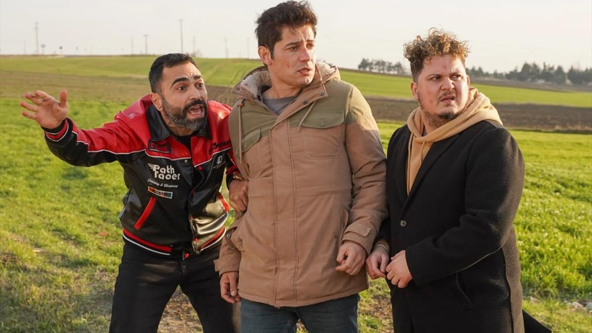 Üçlü Pürüz İZLE