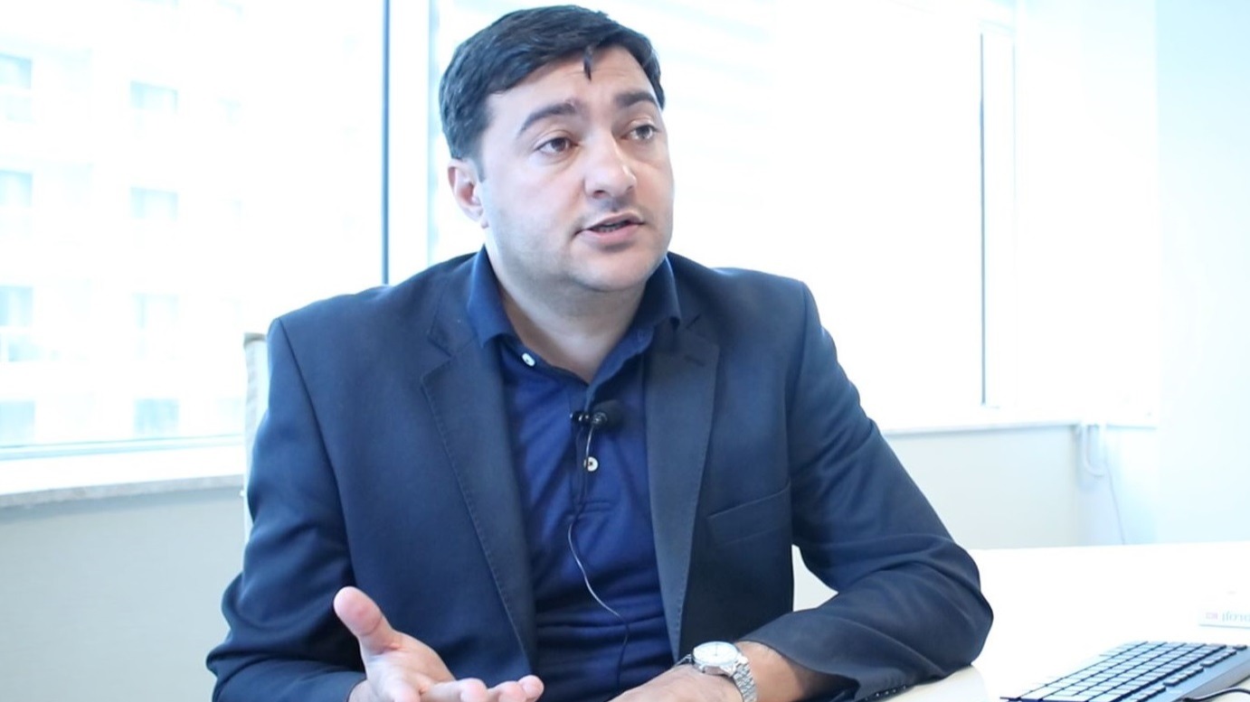 Azerbaycanlı siyaset bilimci Dr. Aziz Alibeyli