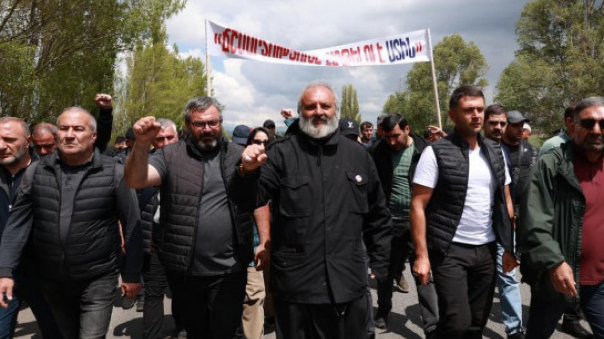 Ermenistan Tavuş Piskoposluğu Piskoposu Bagrat Galstyan liderliğindeki Paşinyan karşıtı eylemler