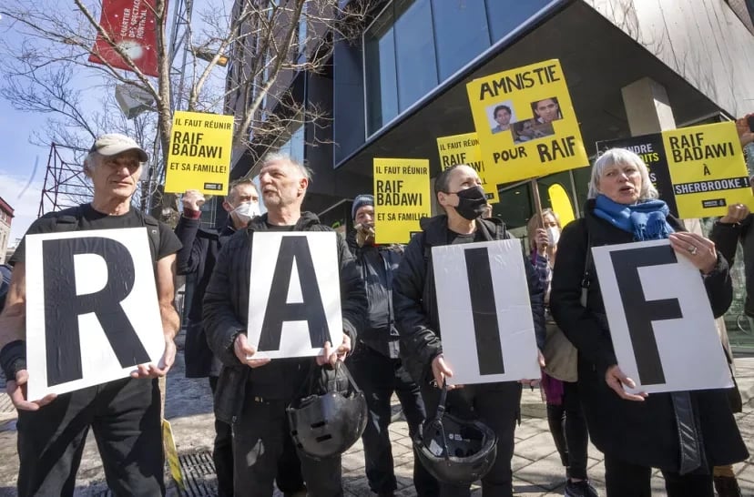 Kanadalı protestocular Raif Bedevi'nin Kanada'ya geri dönmesi için eylem yapıyor.