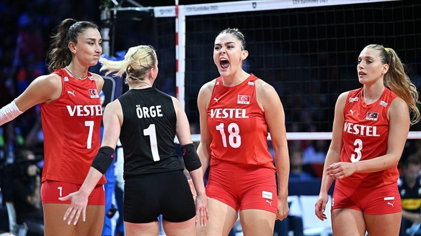 Filenin Sultanları Hollanda ile karşılaşıyor! | Türkiye Hollanda voleybol maçı CANLI izle! Heyecan verici maç TRT Spor ve TRT Yıldız canlı izle sitesinde olacak