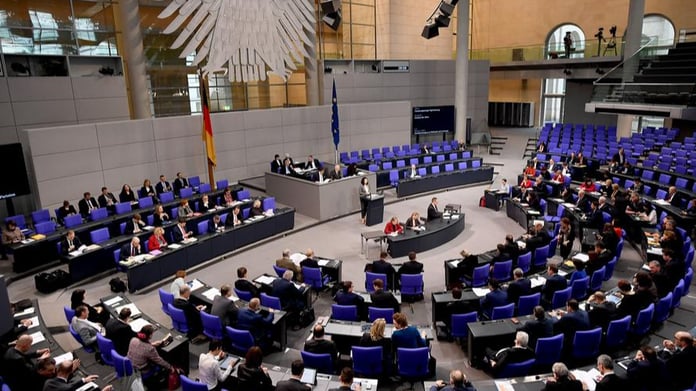 Alman Meclisinde İsrail'e silah ihracatının durdurulması istendi