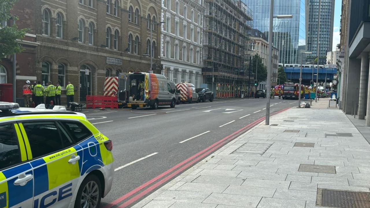Londra'da gaz sızıntısı paniği:  2 bin kişi tahliye edildi