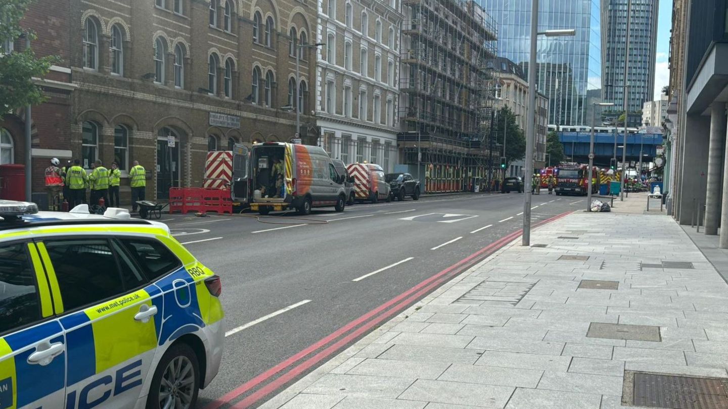 Londra'da gaz sızıntısı paniği:  2 bin kişi tahliye edildi