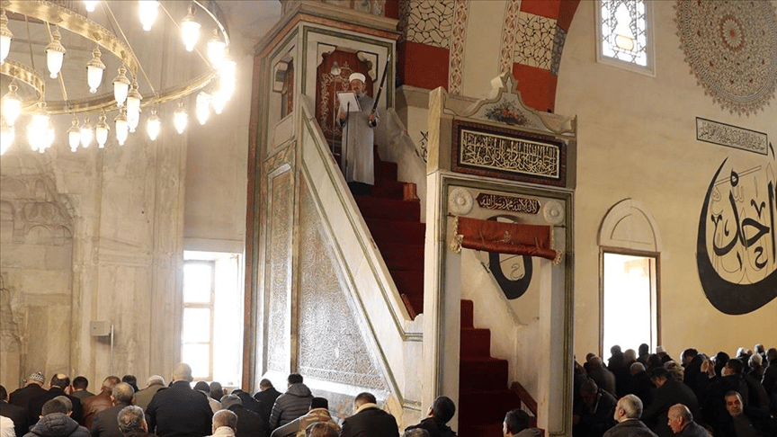 Edirne Eski Cami'nde 6 Asır Gelenek: Kılıçla Hutbe