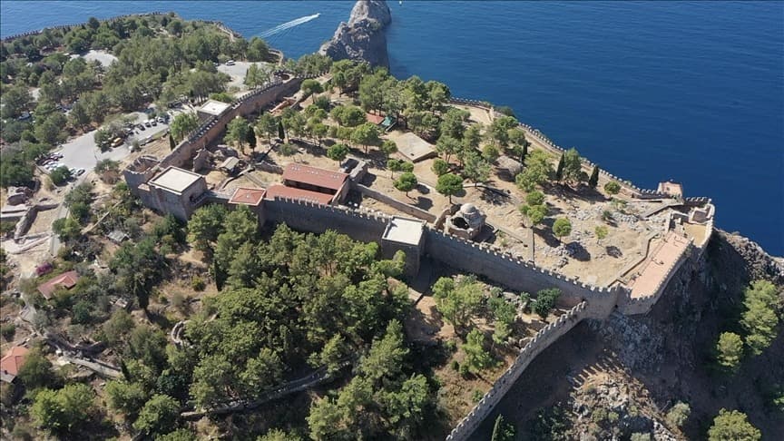 Alanya Kalesi'nde 9 asırlık hoşgörü izleri bulundu