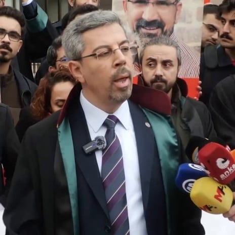 İstanbul Barosu Yönetim Kurulu avukat Fırat Epözdemir terör soruşturmasında gözaltına alındı