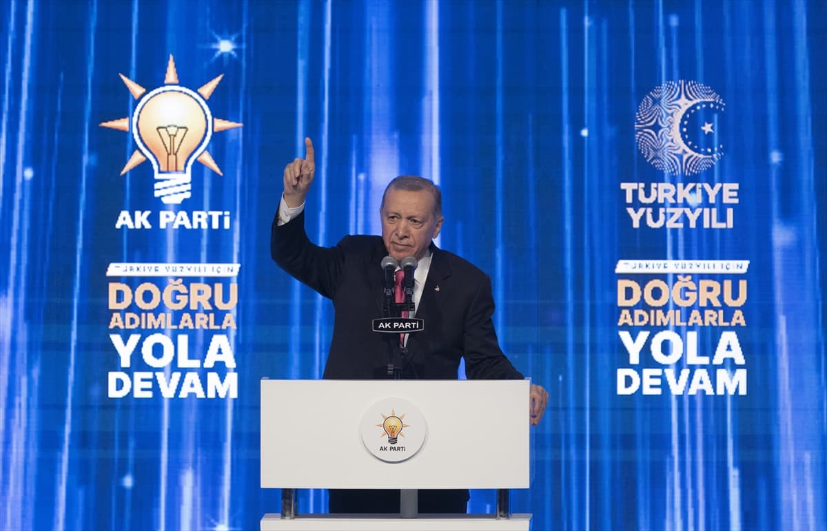 Erdoğan, AK Parti Seçim Beyannamesi'ni tanıttı