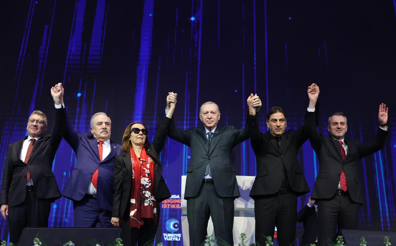 AK Parti'ye 3 milletvekili katıldı