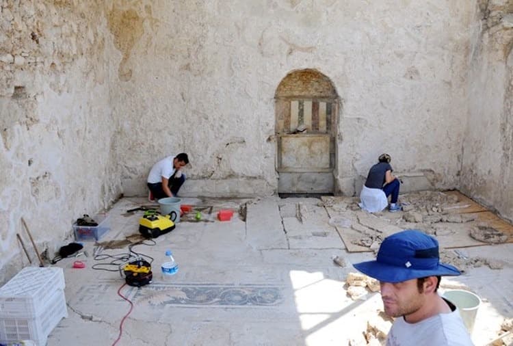 Perge'de Truva Savaşı'nı betimleyen mozaik bulundu