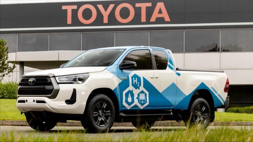Hidrojen yakıt hücreli Hilux prototipi tanıtıldı