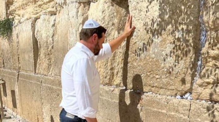 Trump'ın başkan yardımcısı adayı Senatör James David Vance kimdir?