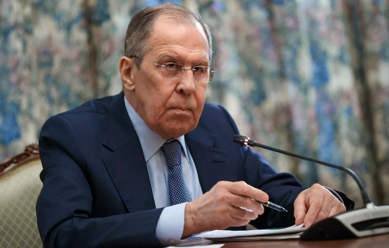Rusya Dışişleri Lavrov: Macron, Batı savaş makinesinin bir parçası