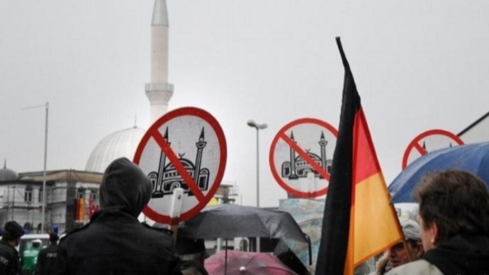 Almanya: Müslümanlara karşı ırkçılık barışı tehdit ediyor