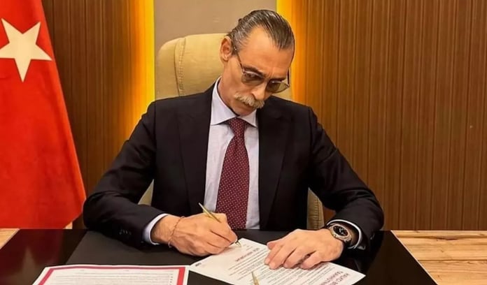 CHP'li Erdal Beşikçioğlu'ndan, belediye şirketine aralarında rol arkadaşının da olduğu 5 skandal atama
