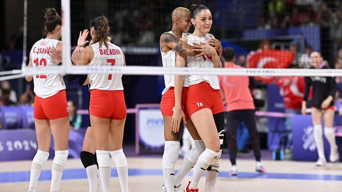 Türkiye yarı finale çıktı mı? Filenin Sultanları Çin’i devirdi!