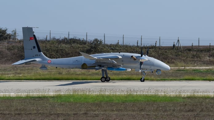 Bayraktar AKINCI'dan ELÇİN 82 ve LAÇİN 82 ile tam isabet