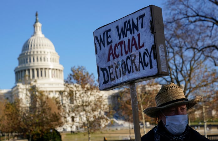 AP: Amerikalıların sadece yüzde 10'u ülkede demokrasinin iyi işlediğini düşünüyor