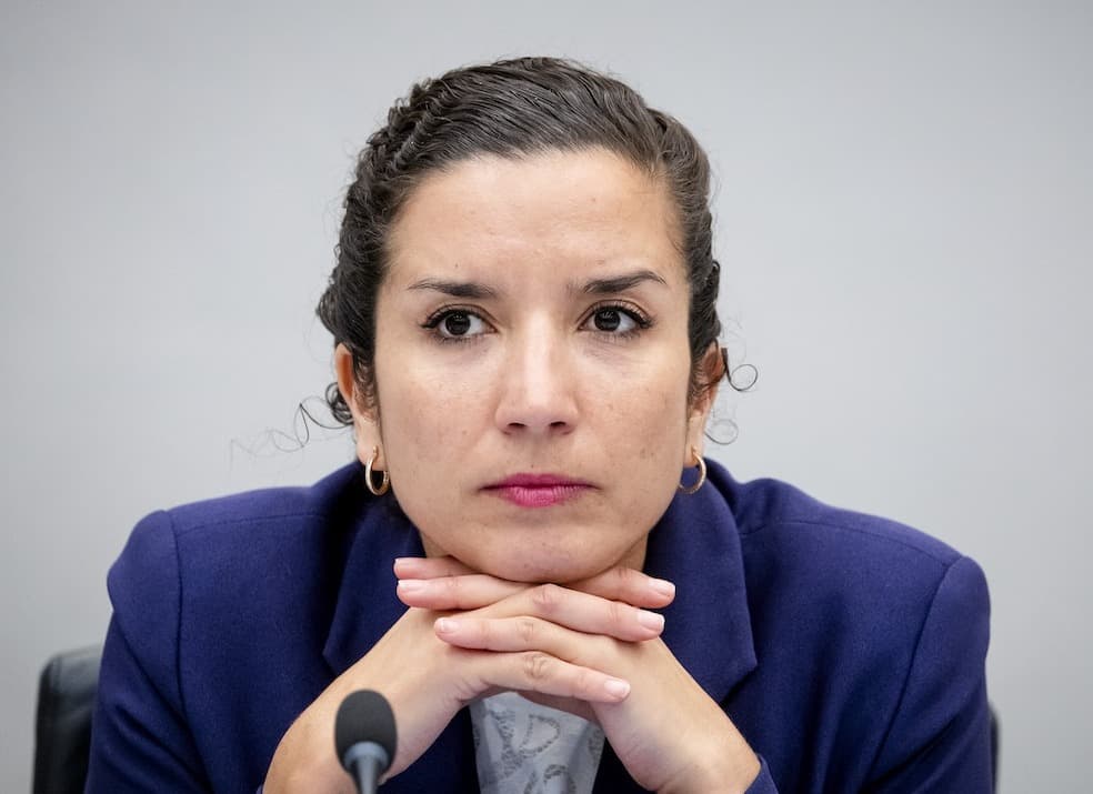 Hollanda hükümetinin ırkçı söylemleri rahatsız etti: Faslı Devlet Bakanı Nora Achahbar'dan istifa kararı