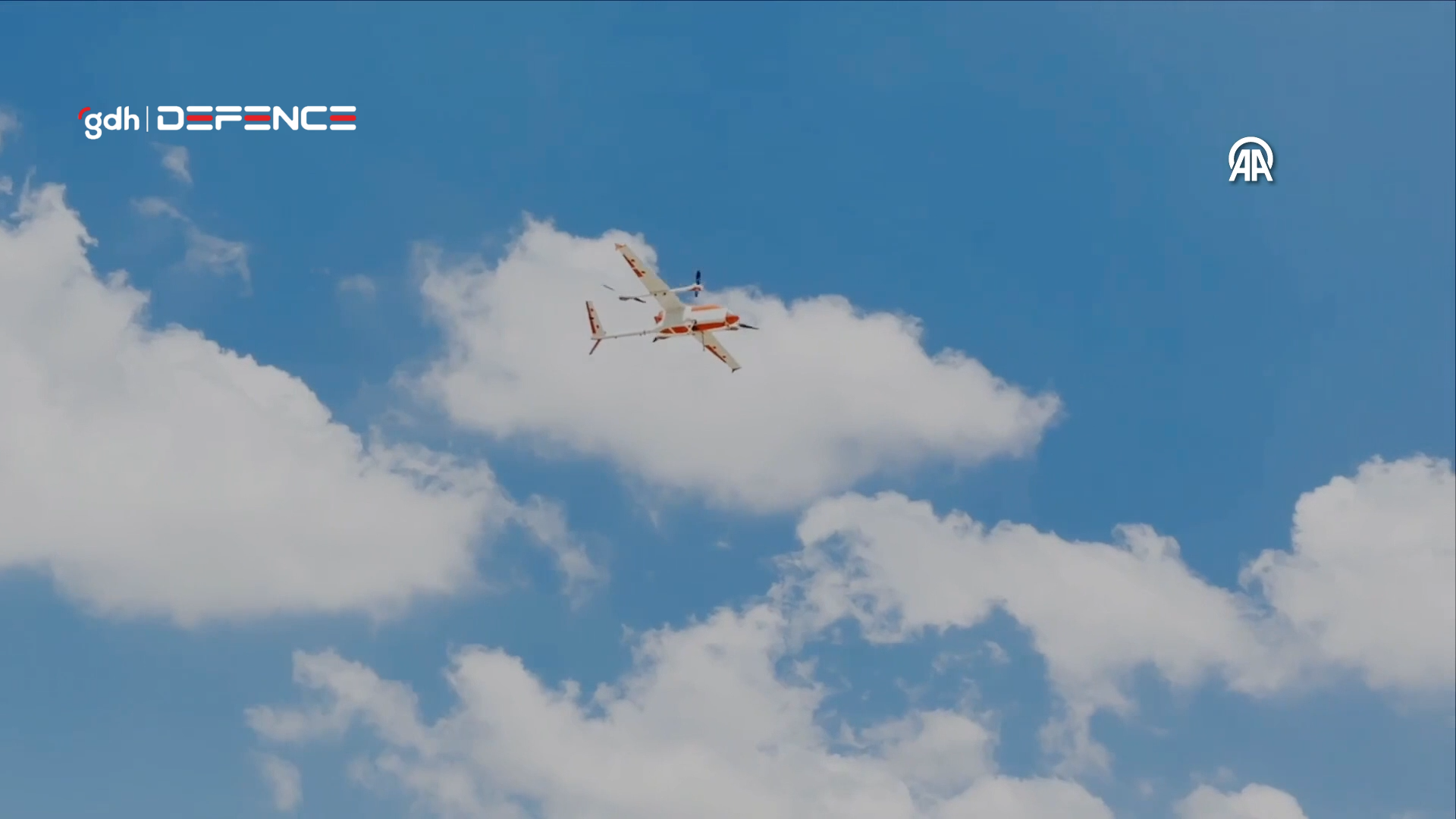 Türk savunma sanayii 2 yeni İHA'yı göreve hazırlıyor