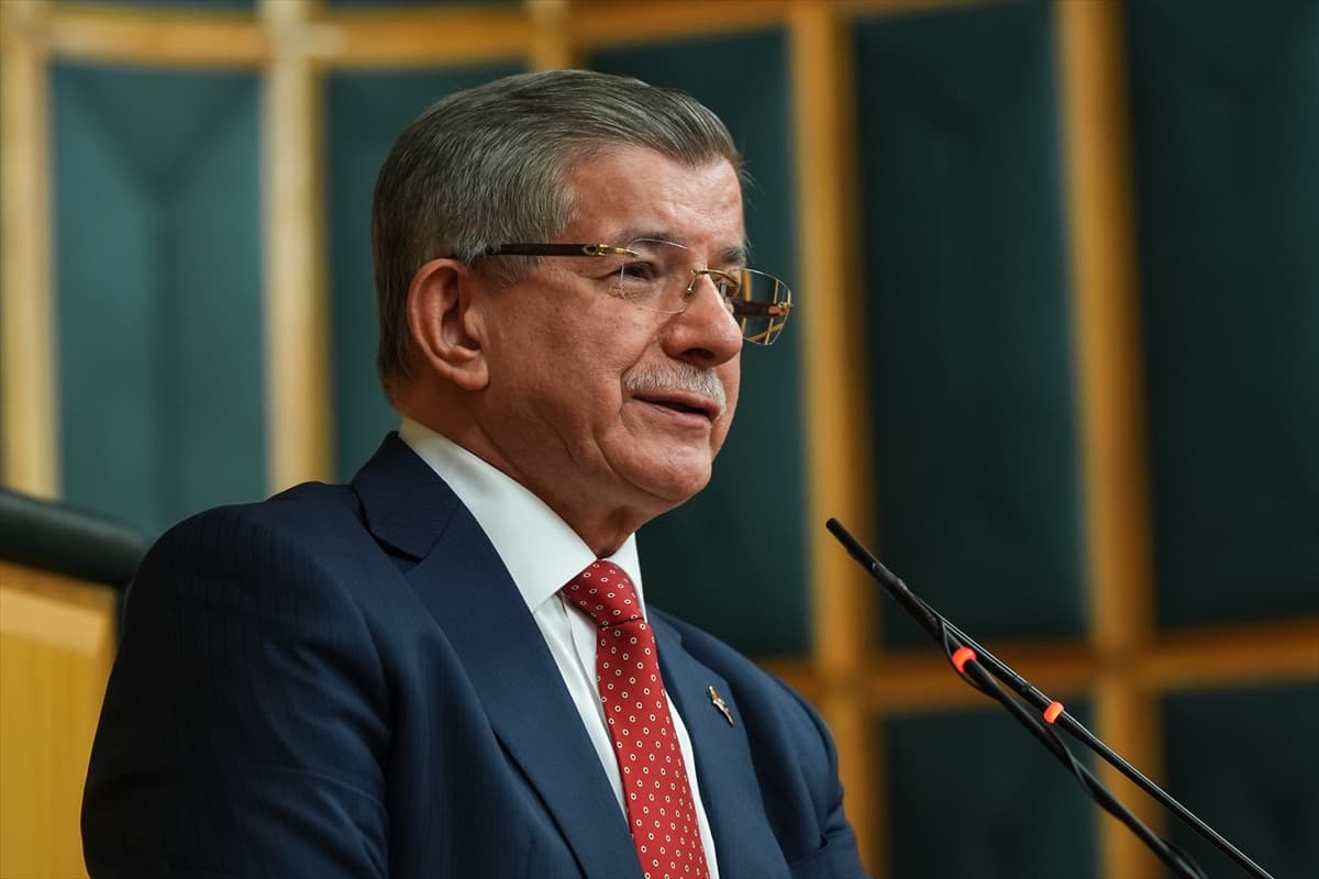 Ahmet Davutoğlu: Gazzeliler referandum yapsın ve Türkiye'ye bağlansın