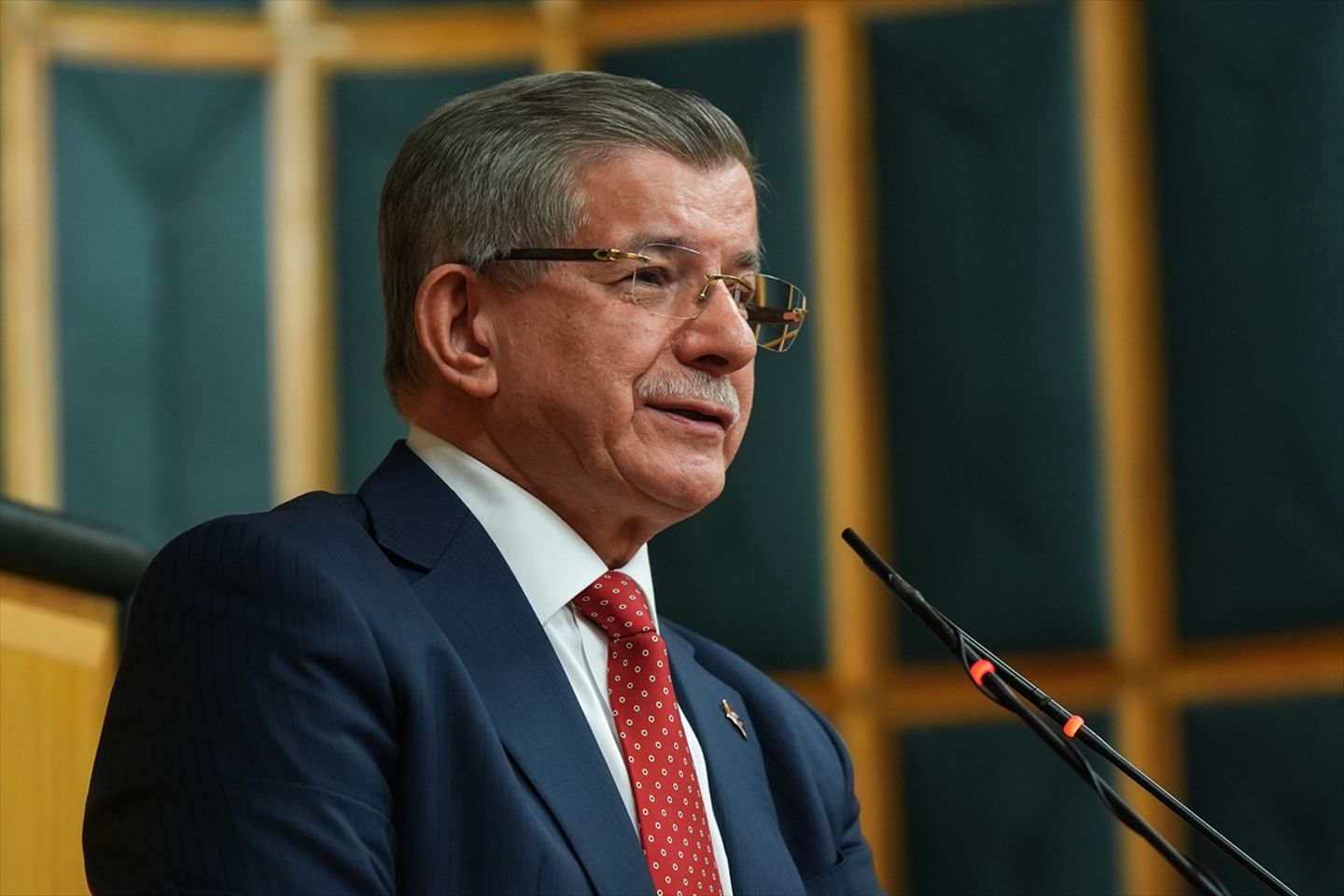 Ahmet Davutoğlu: Gazzeliler referandum yapsın ve Türkiye'ye bağlansın