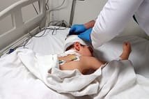 Başıboş köpeklerin saldırdığı Osman Can ağır yaralandı