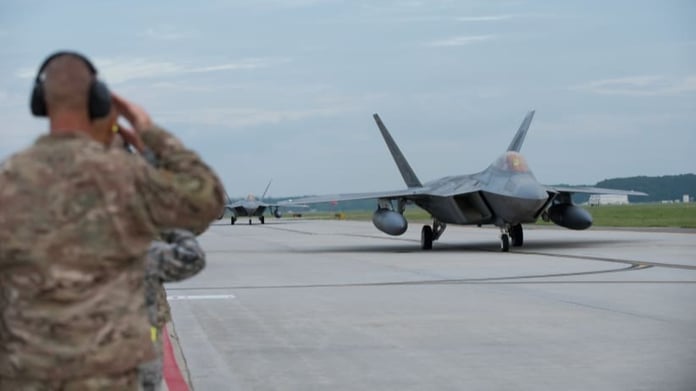 ABD, savaş uçaklarını BAE’den Katar’a kaydırdı